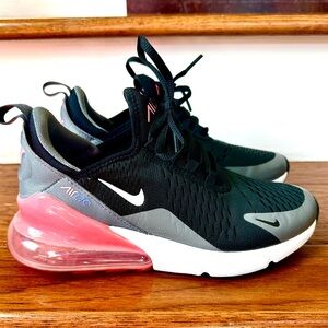 Nike Air Max 270 (size 5.5Y)